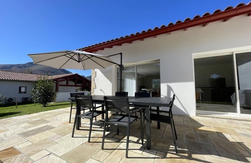 Irouleguy House | MENTA - IROULEGUY - Gîte