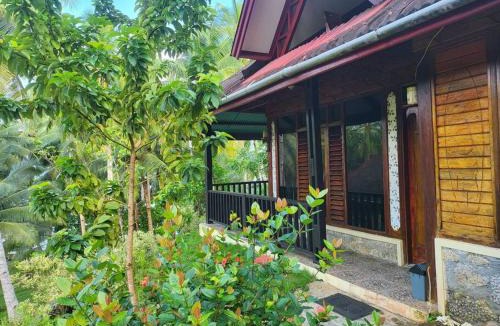 Pulau Masokut Ski Chalet | Mentawai Private Villa and Boat at Yantos Place