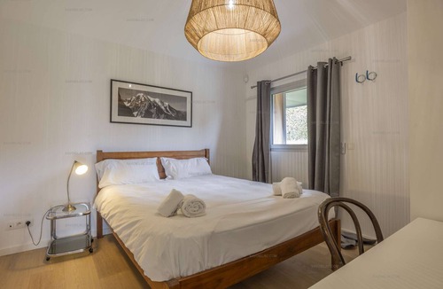 Menthon-Saint-Bernard House | Menthon saint Bernard Heights