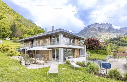 Menthon-Saint-Bernard House | Menthon saint Bernard Heights