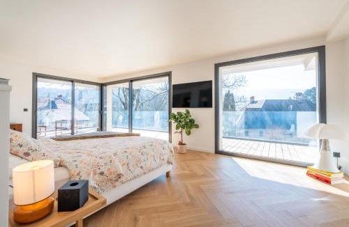 Menthon-Saint-Bernard Villa | MENTHON- Villa W Architecte 2 pas du lac by LLA SELECTIONS