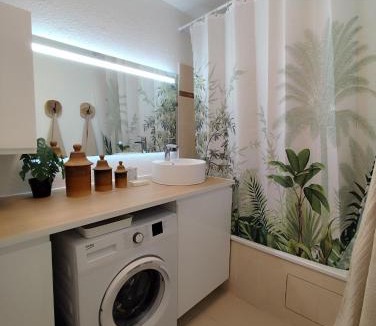 Grenade Apartment | Mentor au coeur de Grenade -wifi-piscine-parking privé