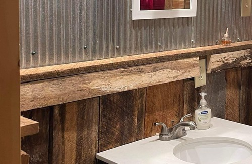 Cuba Hotel | Meramec River Resort
