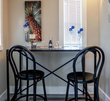 Downtown Dunedin Bed & Breakfast | Meranova Guest Inn