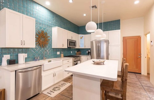 Menlo Park House | Mercado San Agustin/Patio/Garage/2 BR 2.5 BA