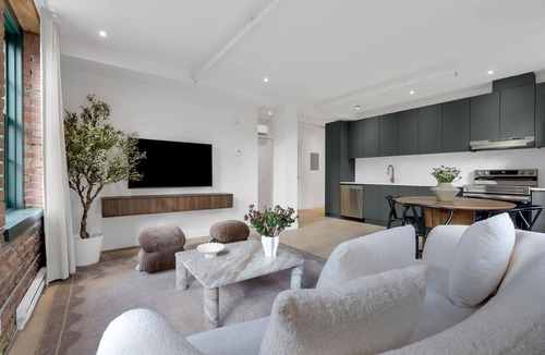 Cite Multimedia Apartment | Mercer-1 Bedroom Corner unit-Free parking