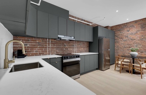 Cite Multimedia Apartment | Mercer-2BDR 2BA Old Montreal- Free parking