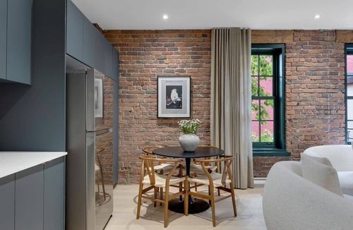 Cite Multimedia Apartment | Mercer-2BDR 2BA Old Montreal- Free parking