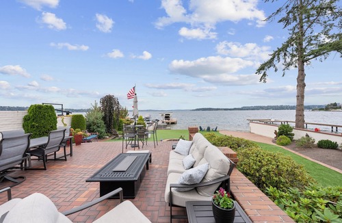 Mercer Island House | Mercer Island Waterfront Oasis