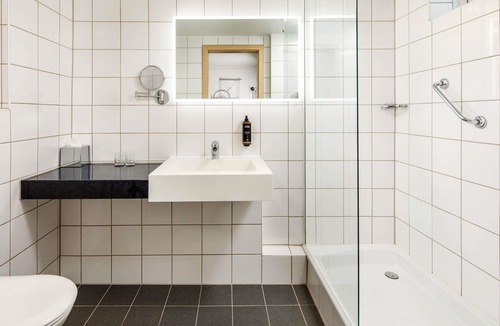 Llanedeyrn Hotel | Mercure Cardiff North Hotel