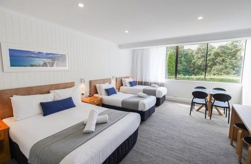 Adamstown Heights Hotel | Mercure Charlestown