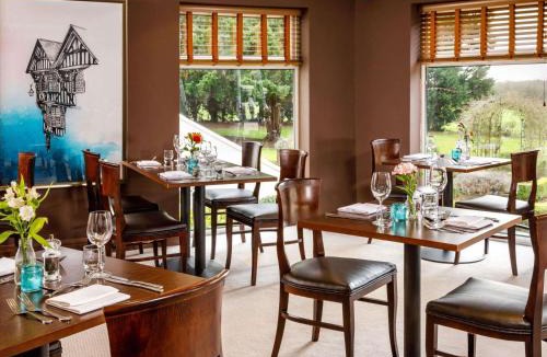 Chester Hotel | Mercure Chester Abbots Well Hotel