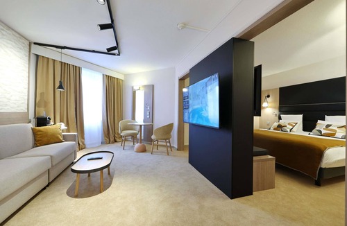 Quartier Capuche-Allies Hotel | Mercure Grenoble Centre Porte des Alpes