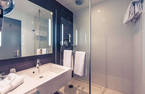 Quartier Capuche-Allies Hotel | Mercure Grenoble Centre Porte des Alpes