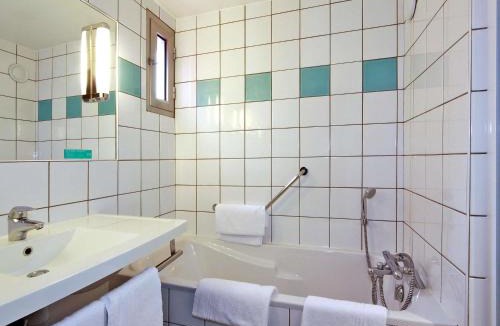 Luxeuil-les-Bains Hotel | Mercure Hexagone Luxeuil