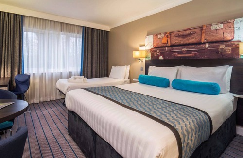 Pinkwell Hotel | Mercure London Heathrow Hotel