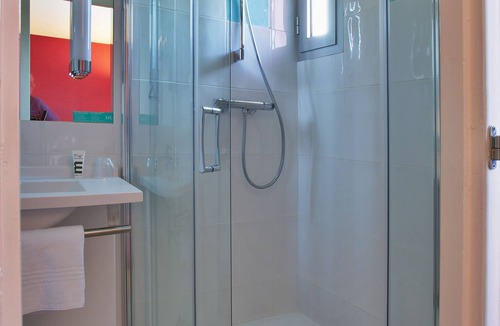 Luxeuil-les-Bains Hotel | Mercure Luxeuil les Bains Hexagone