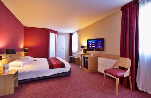 Luxeuil-les-Bains Hotel | Mercure Luxeuil les Bains Hexagone