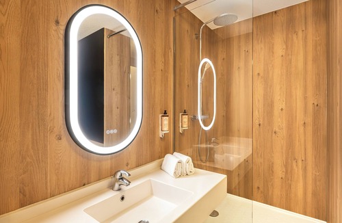 Chaponnay Hotel | Mercure Lyon Est Chaponnay