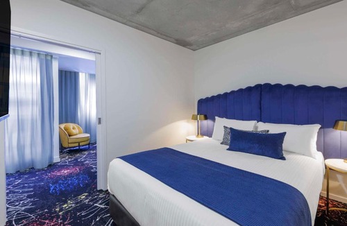 Melbourne Hotel | Mercure Melbourne St Kilda Road