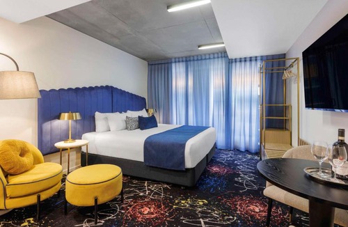 Melbourne Hotel | Mercure Melbourne St Kilda Road