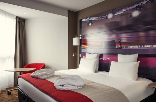 Republique–Point-du-Jour Hotel | Mercure Paris Boulogne