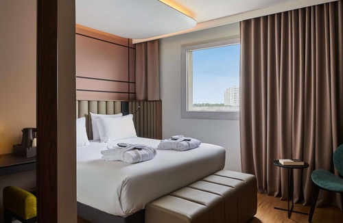 Chemin de l'Ile Hotel | Mercure Paris Nanterre