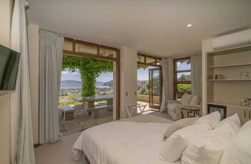 Cooks Beach Bed & Breakfast | Mercury Ridge