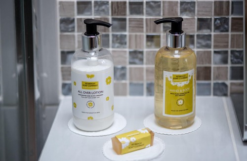 Wirral Bed & Breakfast | Mere Brook House