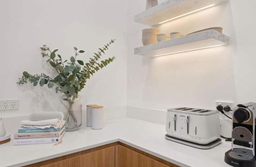 Merewether House | Merewether Beach House Retreat - A short stroll to Bar Beach