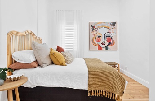 Merewether House | Merewether Beach House Retreat - A short stroll to Bar Beach