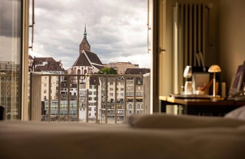 Basel City Centre Hostel | Merian am Rhein