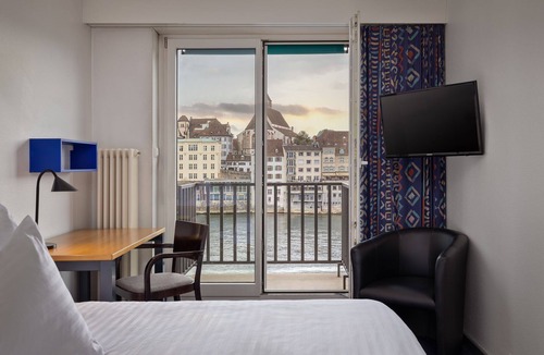 Basel City Centre Hostel | Merian am Rhein