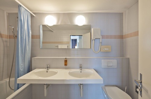 Basel City Centre Hostel | Merian am Rhein