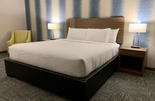 Regina Hotel | Meridian Inn & Suites Regina Airport
