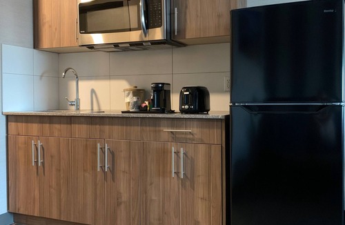 Regina Hotel | Meridian Inn & Suites Regina Airport
