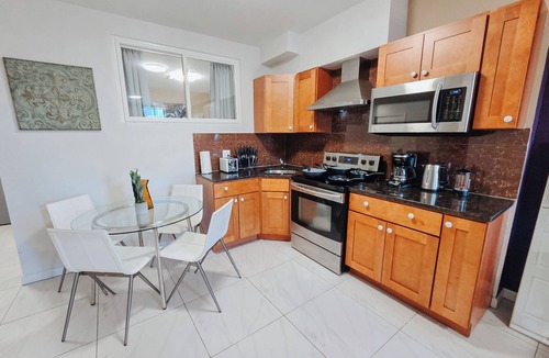 Market East Apartment | Meridian/King Bed/Elevator/Convention Center
