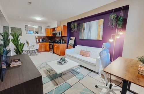 Market East Apartment | Meridian/King Bed/Elevator/Convention Center