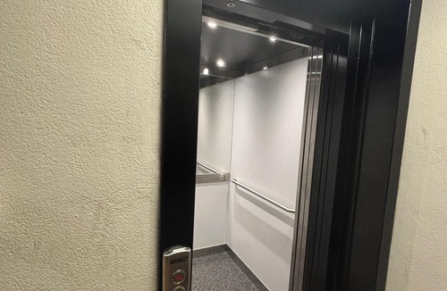 Navas Apartment | Meridian Rooms