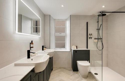 Clifton Apartment | Meridian Way - 3 Bed Apartment - Sleeps 7