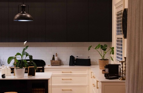 Currency Creek House | Merilli1885 - Private, Luxury Cottage