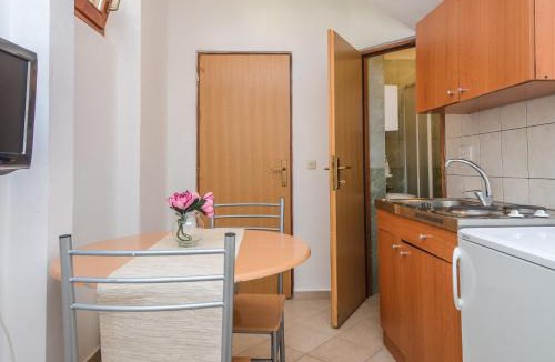 Sveti Filip i Jakov Apartment | Merita Apartments with Pool