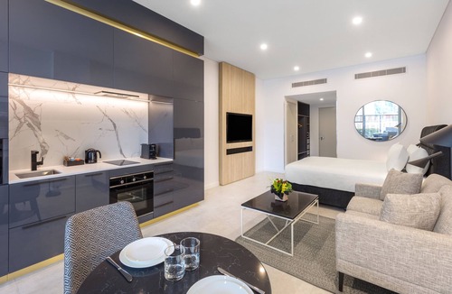 Broadbeach Apartment | Meriton Suites Broadbeach, Gold Coast