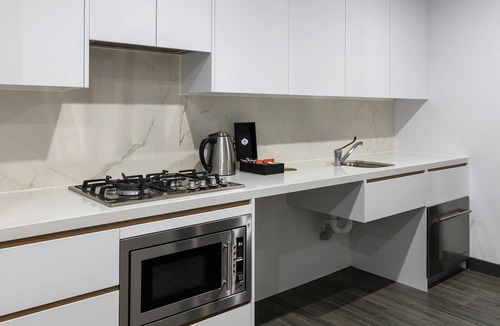 Chatswood Apartment | Meriton Suites Chatswood