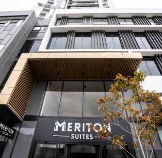 Liverpool Hotel | Meriton Suites Liverpool