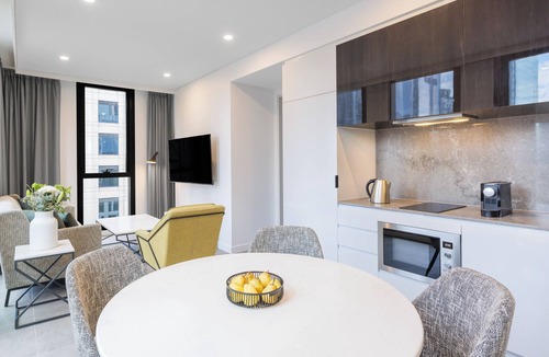 Melbourne Central Business District Apartment | Meriton Suites Melbourne