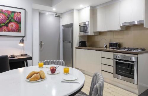 Macquarie Park Hotel | Meriton Suites North Ryde