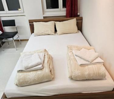 Old Town House | Merkur - Large Private Room - Chur Old Town