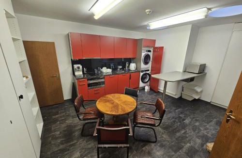 Old Town House | Merkur - Large Private Room - Chur Old Town