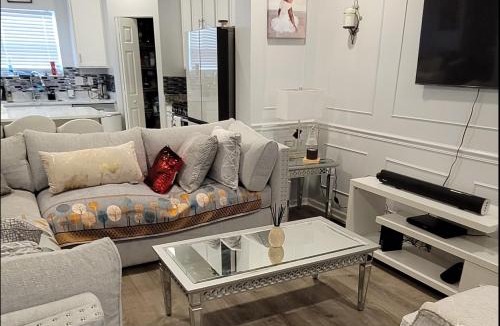Grove City House | Merkuracore Home